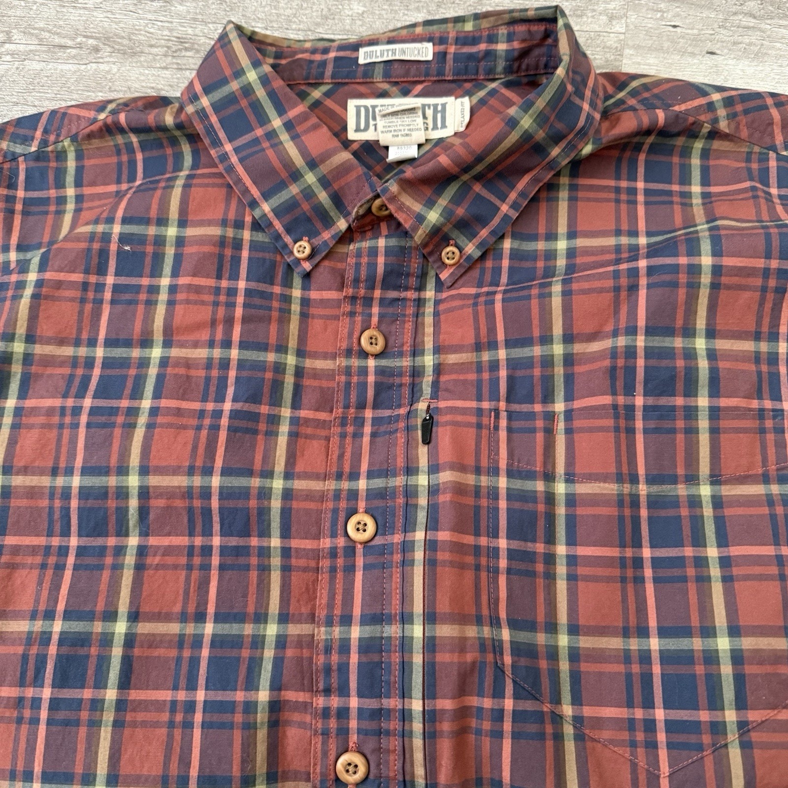 Duluth Trading Co. Untucked Shirt Mens 2xl Relaxed Fit Rust Plaid Long Sleeve